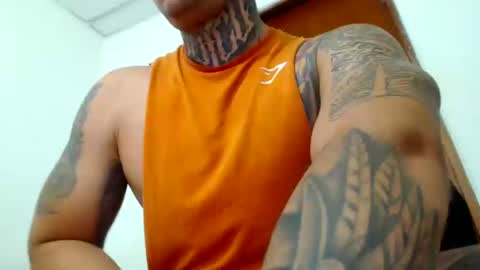 Snapshot of colombian_monster_cock chatting on 8, 1, 2025 camilo online show from 8, 1, 2025