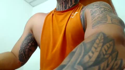 Snapshot of colombian_monster_cock chatting on 8, 1, 2025 camilo online show from 8, 1, 2025