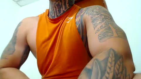 Snapshot of colombian_monster_cock chatting on 9, 1, 2025 camilo online show from 9, 1, 2025