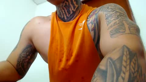 Snapshot of colombian_monster_cock chatting on 1, 2, 2025 camilo online show from 1, 2, 2025