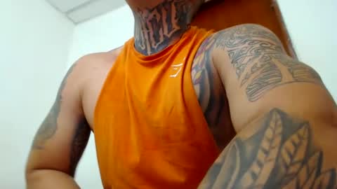 Snapshot of colombian_monster_cock chatting on 2, 2, 2025 camilo online show from 2, 2, 2025