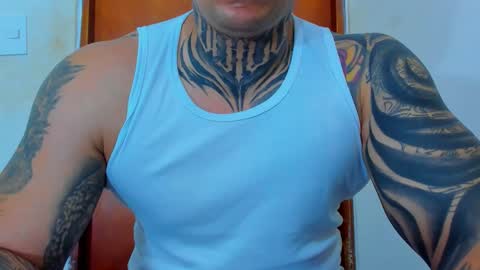 Snapshot of colombian_monster_cock chatting on 27, 10, 2025 camilo online show from 27, 10, 2025
