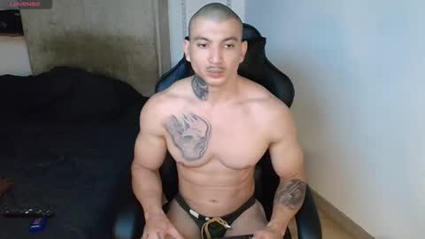 colombianmuscle8 online show from 17, 10, 2025