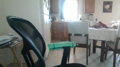 Snapshot of comeonmymouth chatting on 4, 2, 2025 comeonmymouth online show from 4, 2, 2025