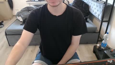 Snapshot of commanderchip chatting on 18, 10, 2025 commanderchip online show from 18, 10, 2025