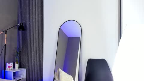 conielaurenth online show from 8, 1, 2025