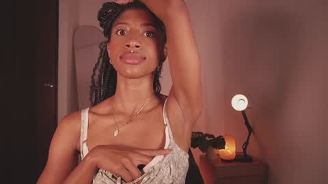   independent model online show from 18, 12, 2024