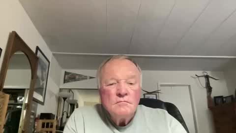 Snapshot of cookoosnest chatting on 30, 10, 2025 cookoosnest online show from 30, 10, 2025