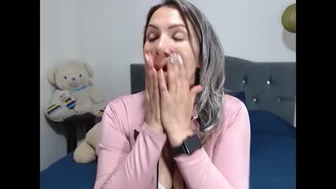 Snapshot of corinnasex chatting on 3, 12, 2024 corinnasex online show from 3, 12, 2024