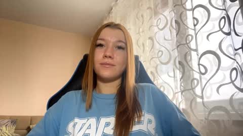 Snapshot of corinnerokusek chatting on 15, 11, 2025 Emma online show from 15, 11, 2025