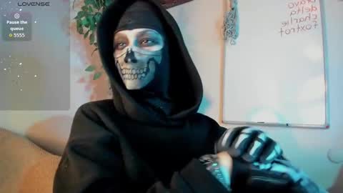 Snapshot of cos_operator chatting on 30, 10, 2025 cos_operator online show from 30, 10, 2025