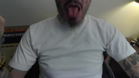 Snapshot of cpl_inlove chatting on 5, 1, 2025 cpl_inlove online show from 5, 1, 2025