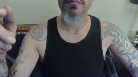 Snapshot of cpl_inlove chatting on 1, 11, 2025 cpl_inlove online show from 1, 11, 2025