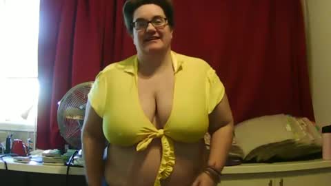 Snapshot of craftgirl2 chatting on 8, 10, 2025 Craftgirl online show from 8, 10, 2025