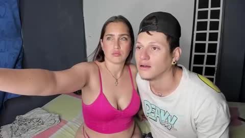 crazy_acouple_donpillo online show from 15, 2, 2025