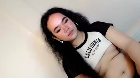 Hot Ayisha online show from 1, 1, 2025