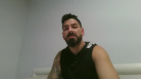 Snapshot of crazycouple1011 chatting on 14, 11, 2025 funcouple online show from 14, 11, 2025