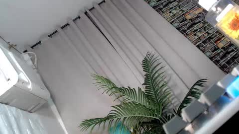 Delilah online show from 21, 9, 2025