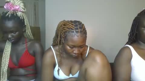 creamy_pie1 online show from 27, 2, 2026