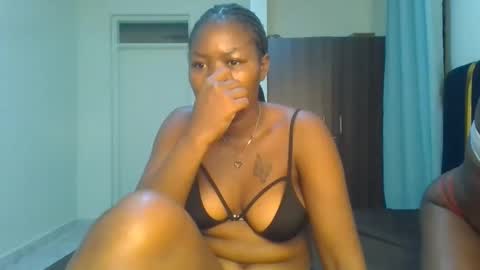creamy_pie1 online show from 7, 5, 2026