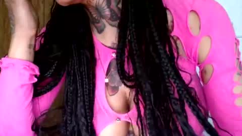 Snapshot of creamyexotica chatting on 10, 1, 2025 CreamyExotica online show from 10, 1, 2025