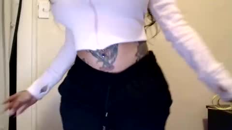 Snapshot of creamyexotica chatting on 3, 2, 2025 CreamyExotica online show from 3, 2, 2025