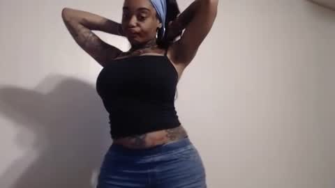 Snapshot of creamyexotica chatting on 17, 9, 2025 CreamyExotica online show from 17, 9, 2025