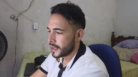 Snapshot of cris_simons chatting on 2, 12, 2024 cris_simons online show from 2, 12, 2024