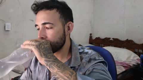 Snapshot of cris_simons chatting on 15, 12, 2024 cris_simons online show from 15, 12, 2024