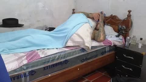 Snapshot of cris_simons chatting on 25, 1, 2025 cris_simons online show from 25, 1, 2025