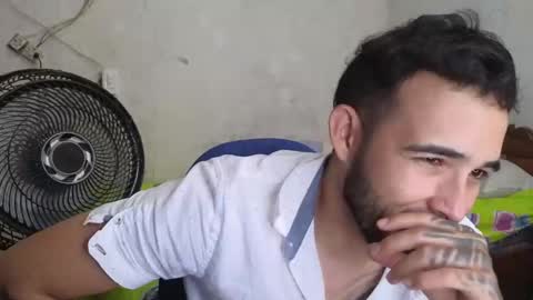 Snapshot of cris_simons chatting on 27, 2, 2025 cris_simons online show from 27, 2, 2025