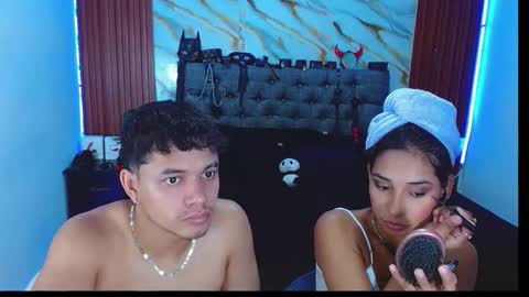 Snapshot of crisandmery chatting on 27, 11, 2025 CRISANDMERY online show from 27, 11, 2025