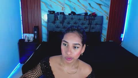 Snapshot of crisandmery chatting on 3, 12, 2025 CRISANDMERY online show from 3, 12, 2025