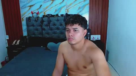 Snapshot of crisandmery chatting on 4, 3, 2026 CRISANDMERY online show from 4, 3, 2026