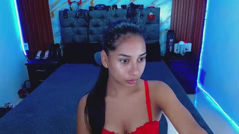 Snapshot of crisandmery chatting on 9, 3, 2026 CRISANDMERY online show from 9, 3, 2026