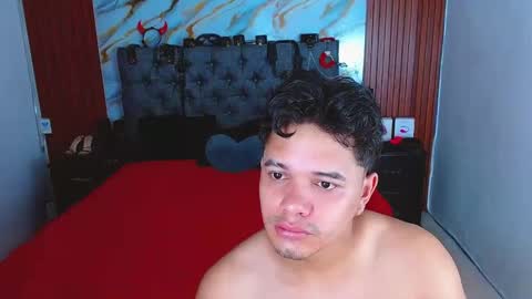 Snapshot of crisandmery chatting on 18, 3, 2026 CRISANDMERY online show from 18, 3, 2026