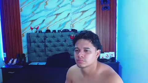 CRISANDMERY online show from 18, 6, 2026