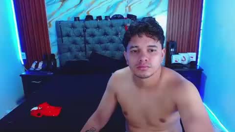 CRISANDMERY online show from 19, 6, 2026