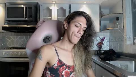 Cristina Onazis online show from 2, 3, 2026