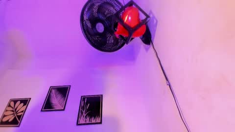 criss_zuri online show from 19, 5, 2026