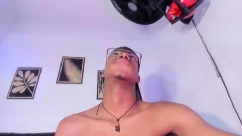 criss_zuri online show from 27, 7, 2026