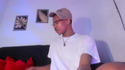 criss_zuri online show from 28, 7, 2026