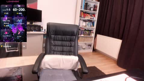 Snapshot of crissnight chatting on 11, 12, 2024 Twitter Christinne p online show from 11, 12, 2024