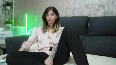 crissy_love online show from 8, 2, 2025