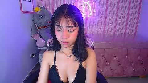 Snapshot of cristal1_ch chatting on 8, 10, 2025 cristal1_ch online show from 8, 10, 2025