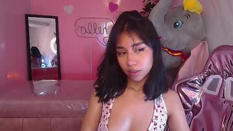 Snapshot of cristal1_ch chatting on 11, 10, 2025 cristal1_ch online show from 11, 10, 2025
