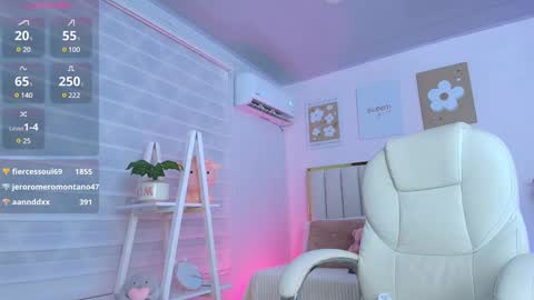Snapshot of cristal_bunny chatting on 25, 1, 2025 Cristal  online show from 25, 1, 2025