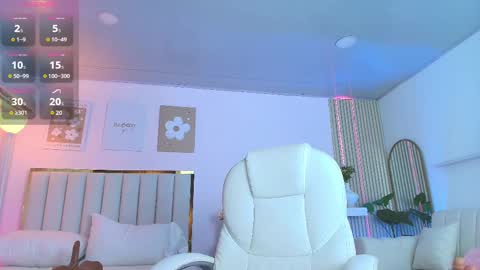 Snapshot of cristal_bunny chatting on 17, 2, 2025 Cristal  online show from 17, 2, 2025