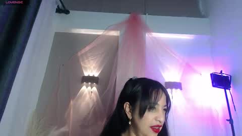 Cristal yours Milf online show from 10, 11, 2025