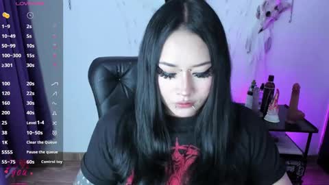 Snapshot of cristal_kosh chatting on 5, 3, 2025 Cris online show from 5, 3, 2025